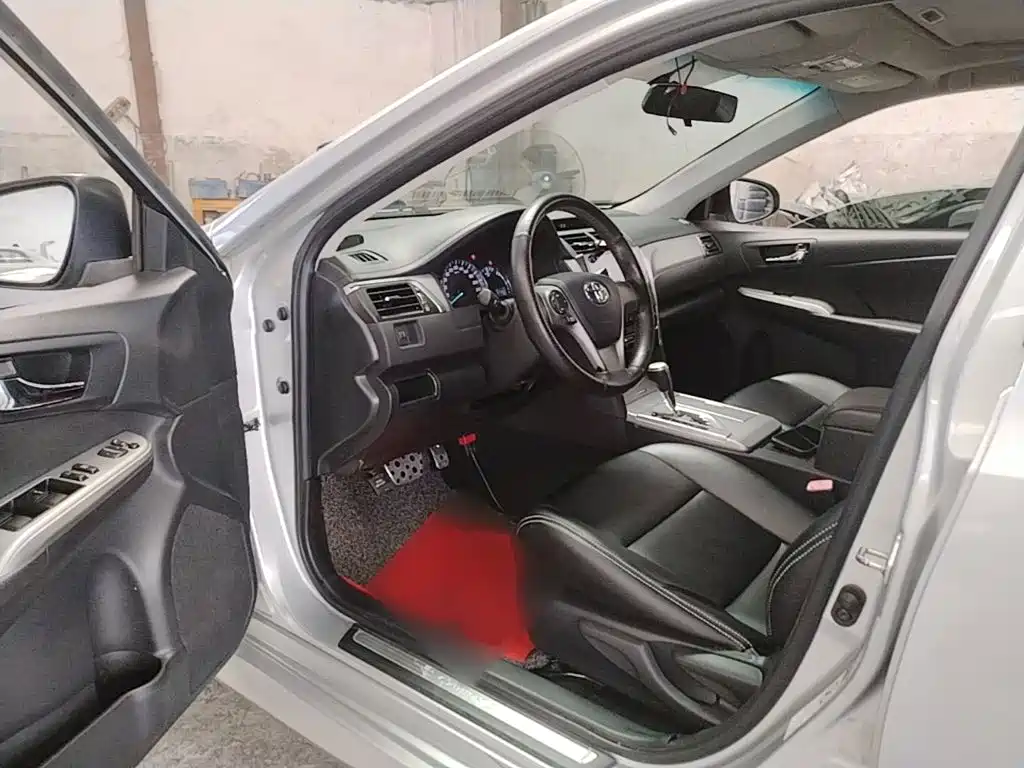 Toyota Camry — миниатюра 16