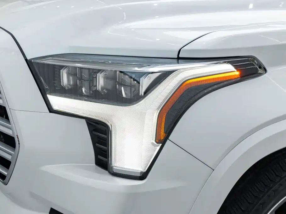 Toyota Sequoia — миниатюра 8