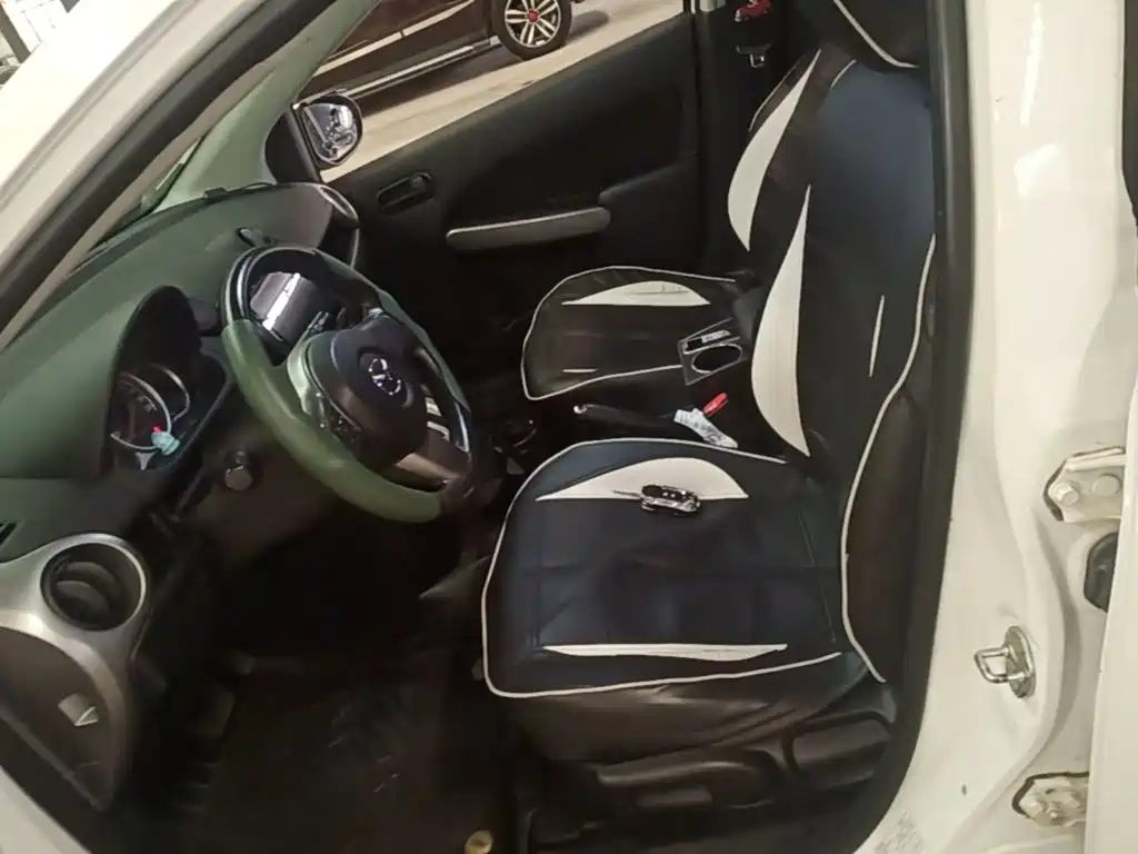 Mazda 2 — миниатюра 15