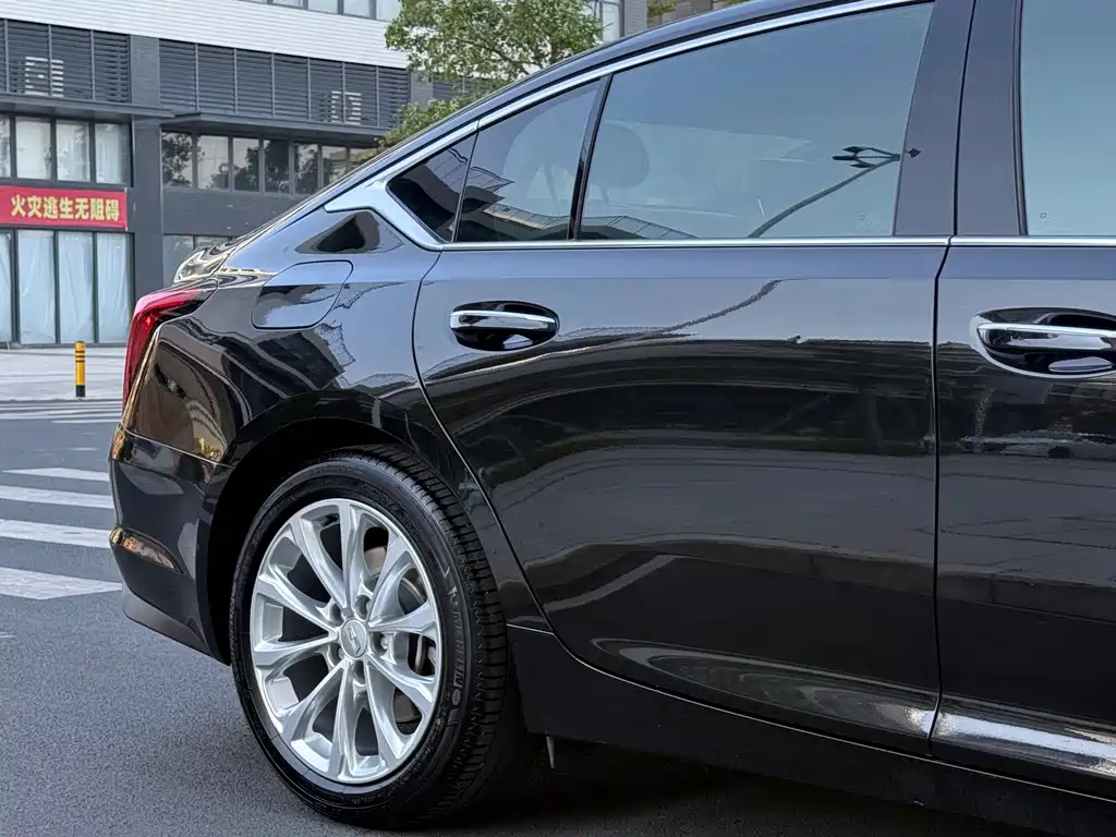 Cadillac CT5 — миниатюра 18