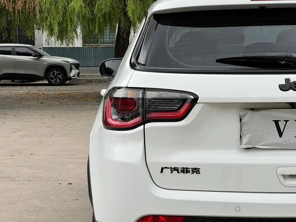 Jeep Compass — миниатюра 21