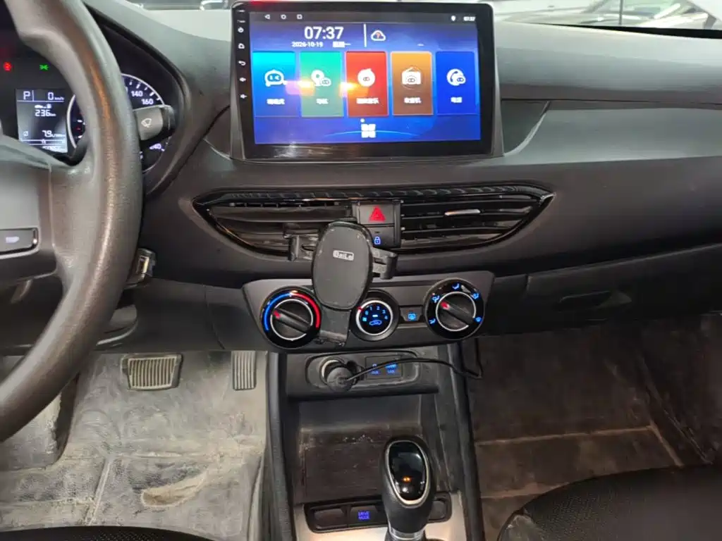 Hyundai Elantra — миниатюра 13