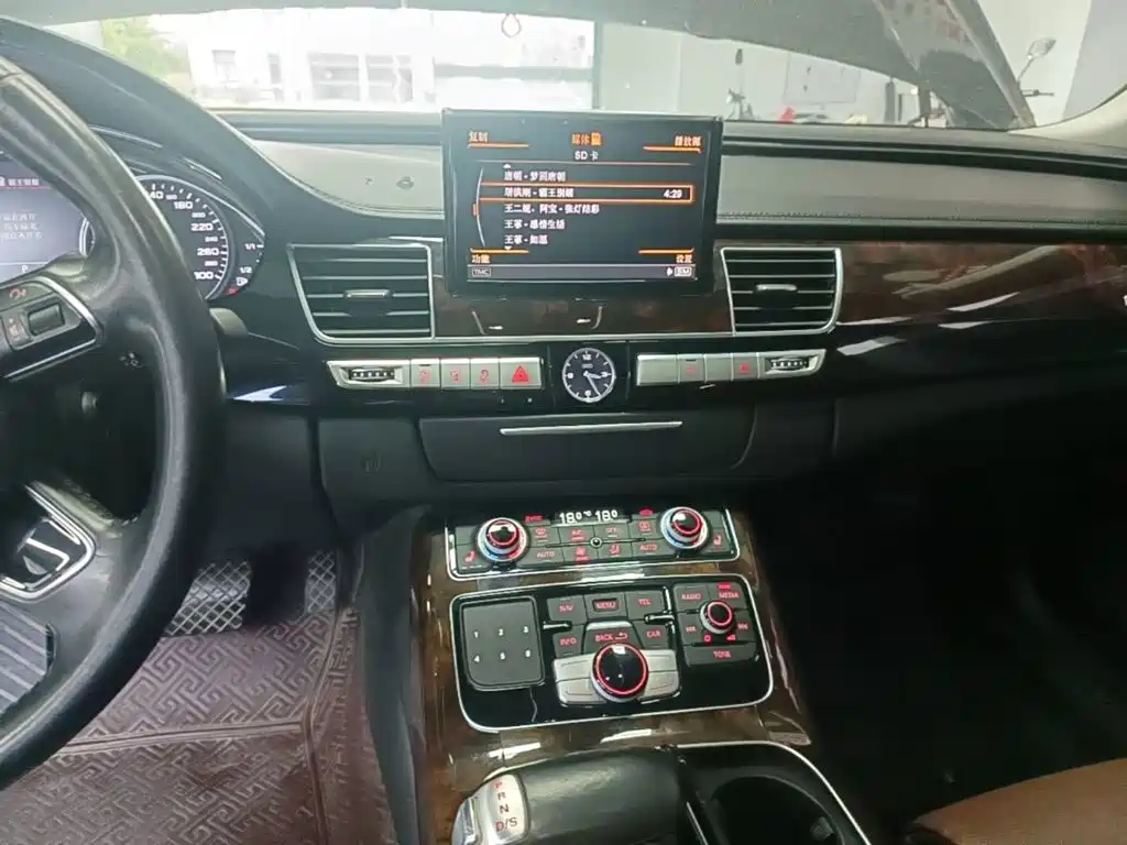 Audi A8 — миниатюра 13