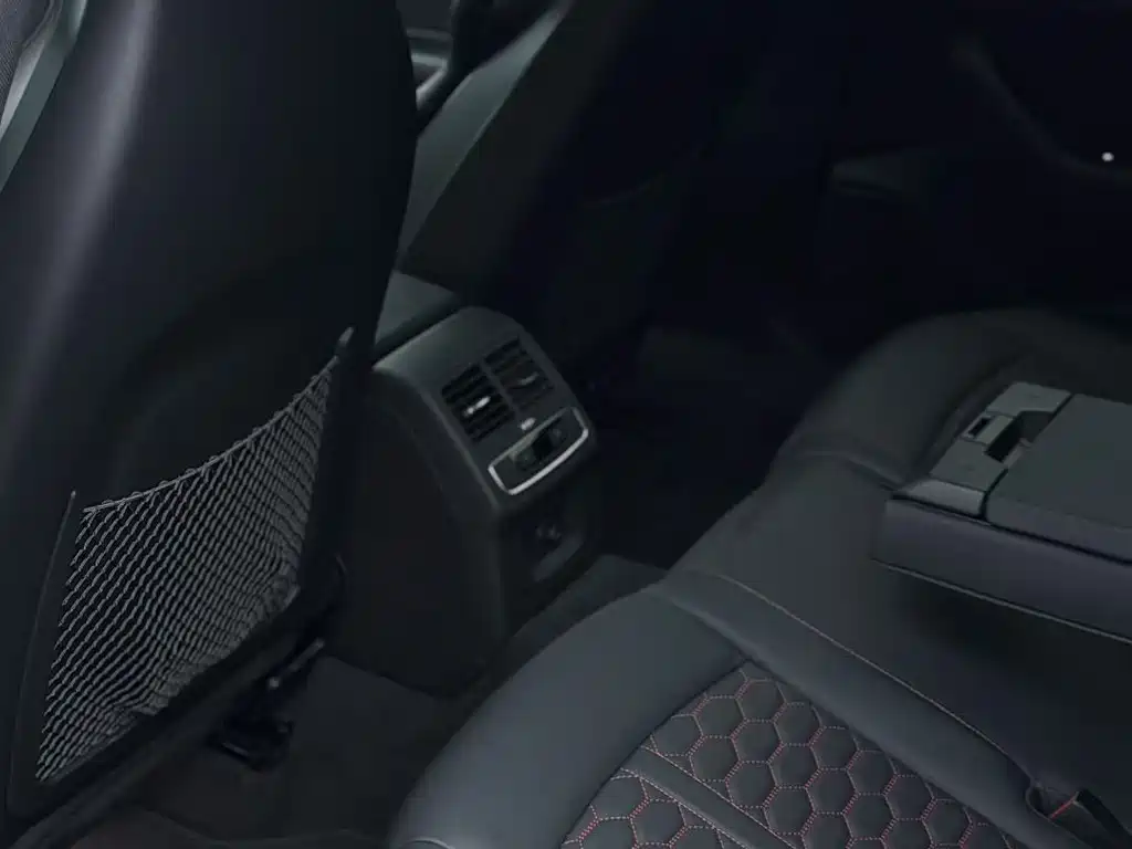 Audi RS 4 — миниатюра 6