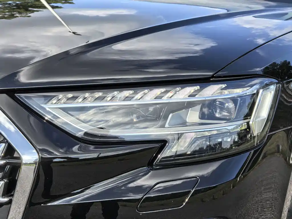 Audi A8 — миниатюра 3