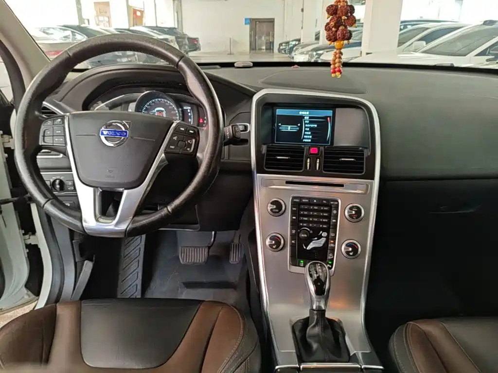 Volvo XC60 — миниатюра 10