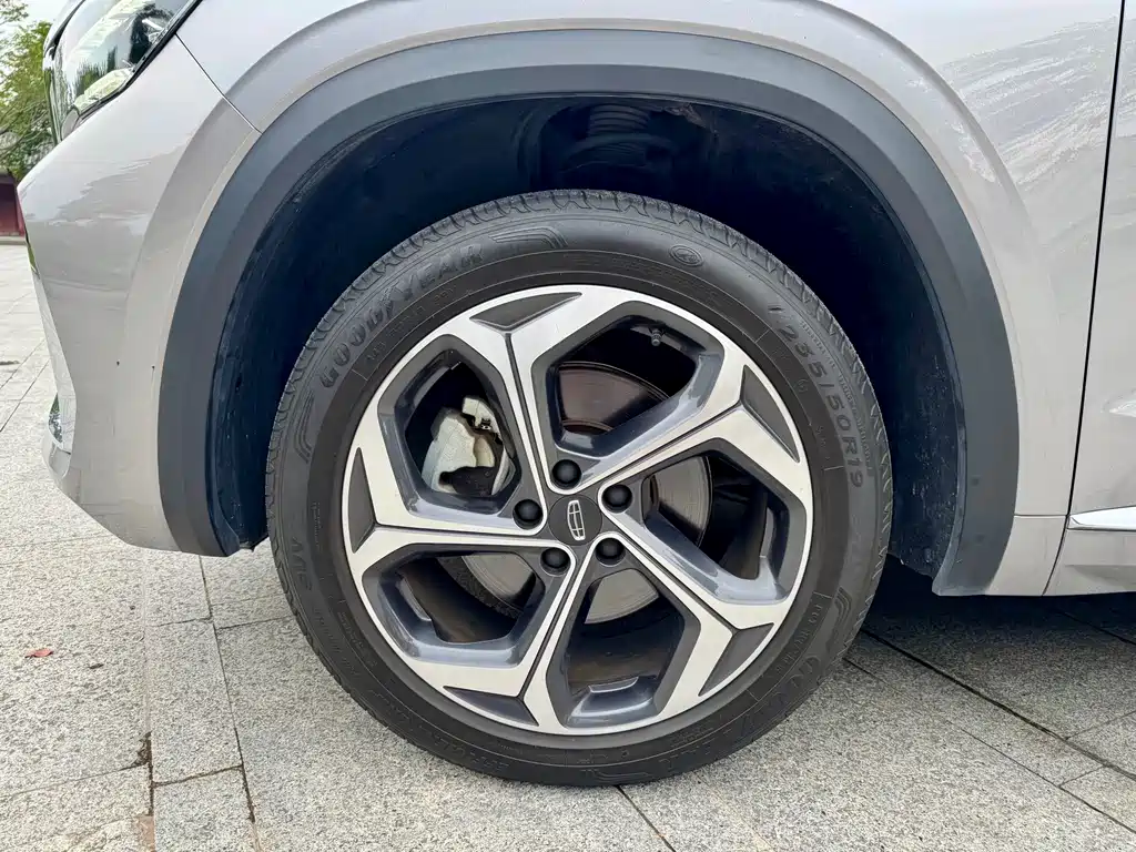 Geely Xingyue L — миниатюра 26
