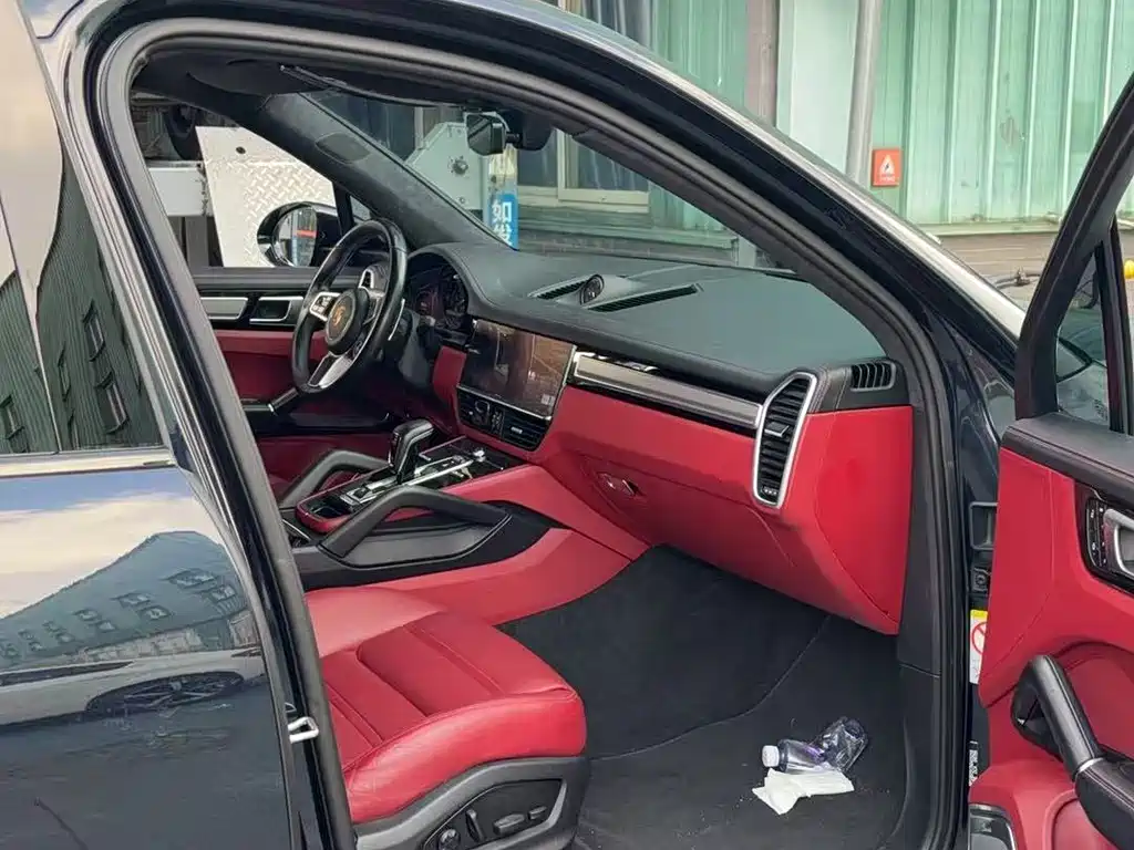 Porsche Cayenne — миниатюра 4