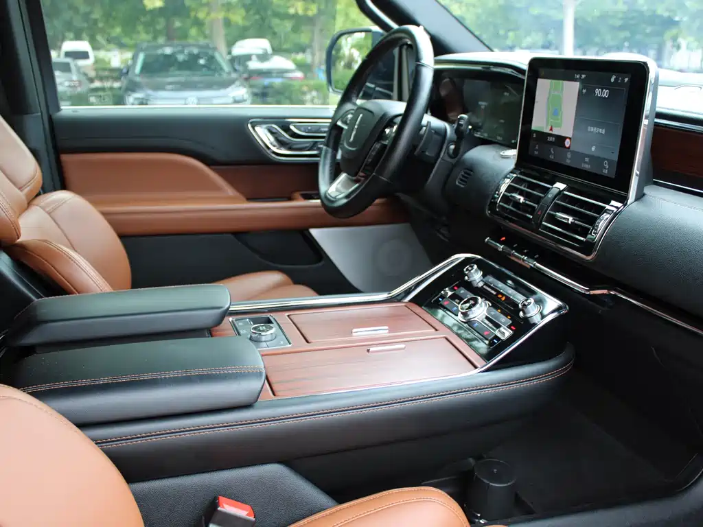 Lincoln Navigator — миниатюра 23