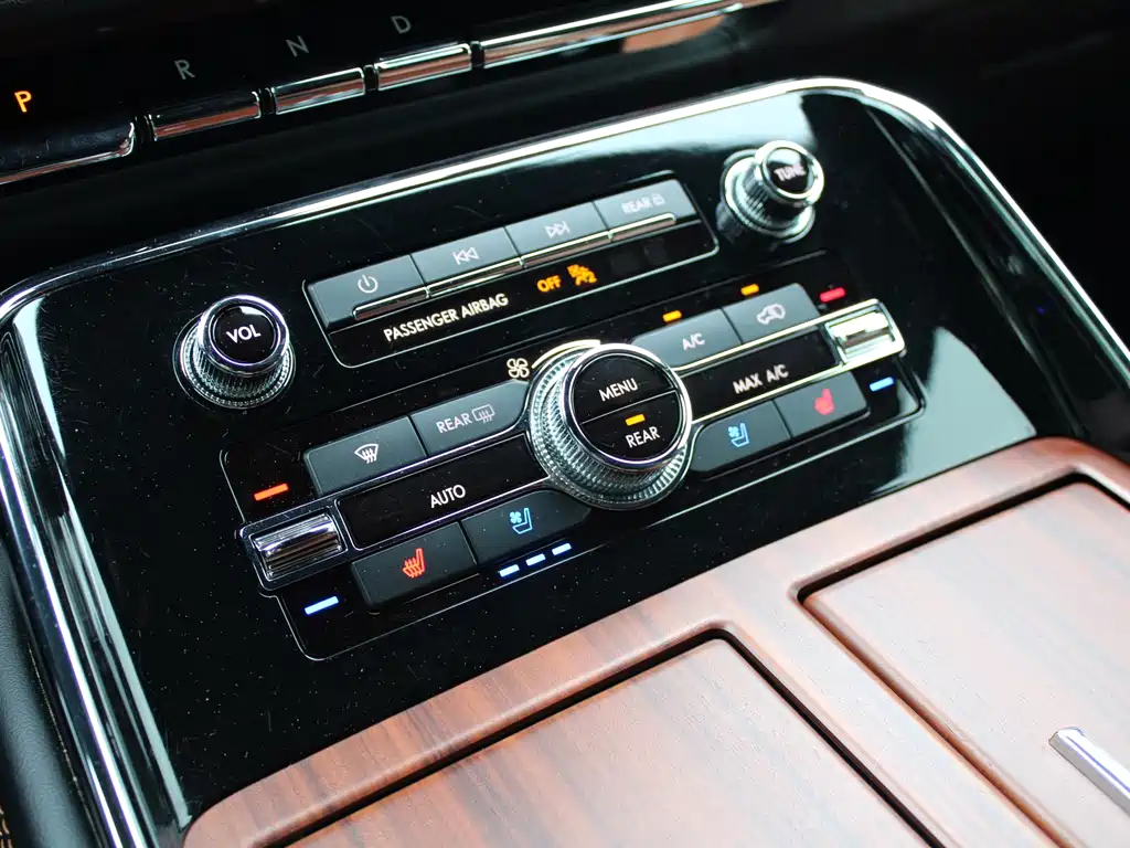 Lincoln Navigator — миниатюра 27