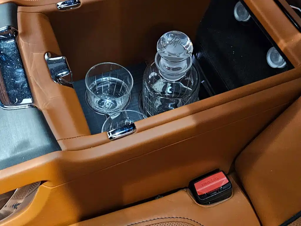 Rolls-Royce Cullinan 2018 мест