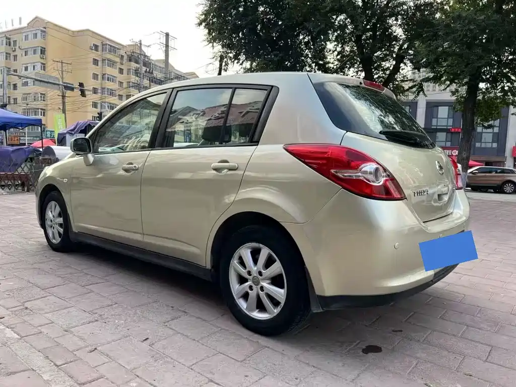 Nissan Tiida — миниатюра 6