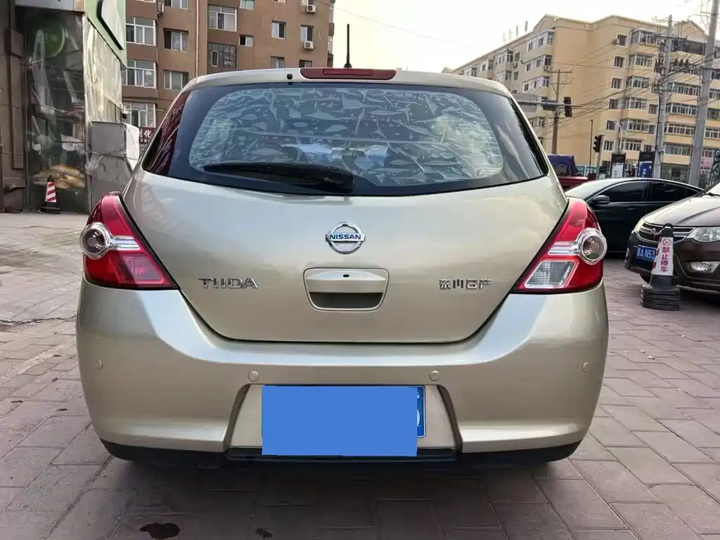 Nissan Tiida — миниатюра 4