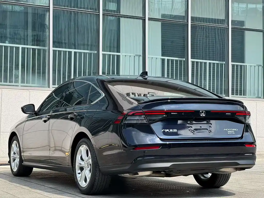 Honda Accord — миниатюра 9