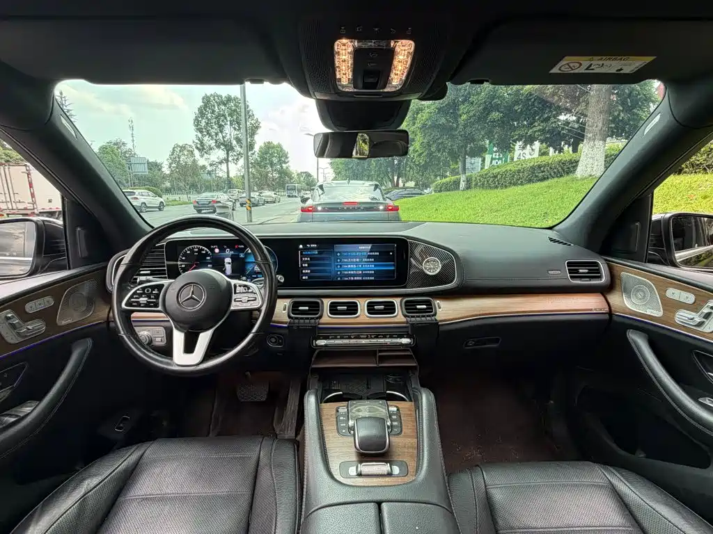 Mercedes-Benz GLS — миниатюра 13