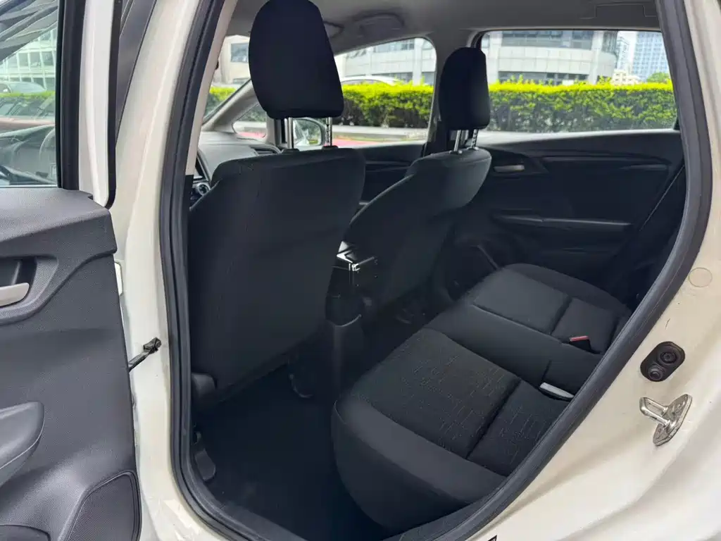 Honda Fit — миниатюра 6