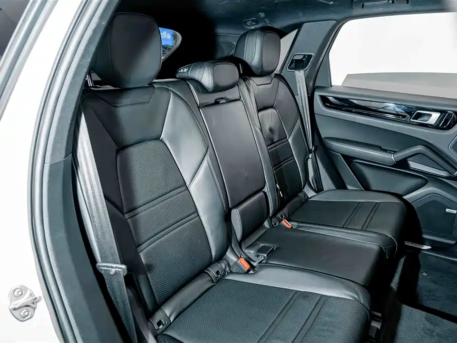 Porsche Cayenne — миниатюра 22