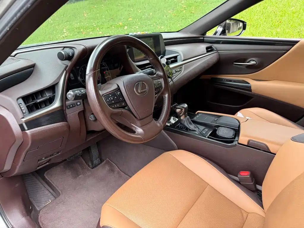 Lexus ES — миниатюра 7
