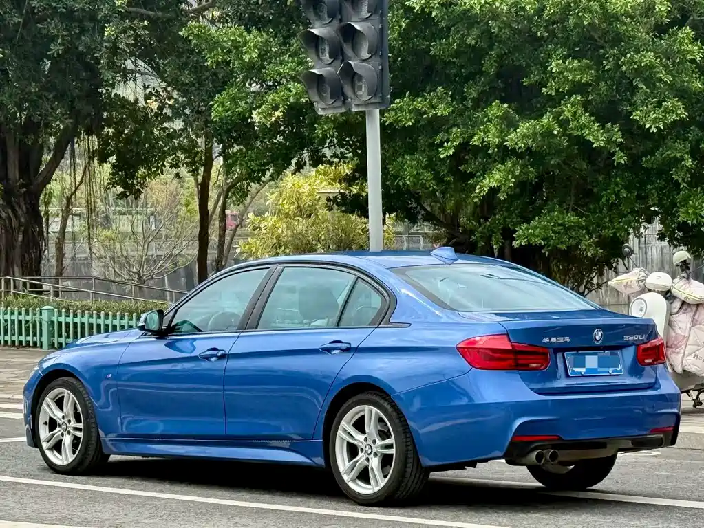 BMW 3 Series — миниатюра 3