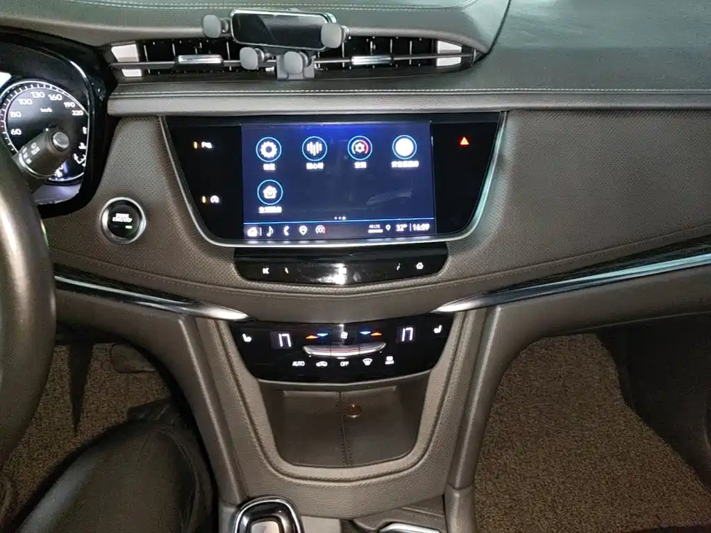 Cadillac XT5 — миниатюра 13