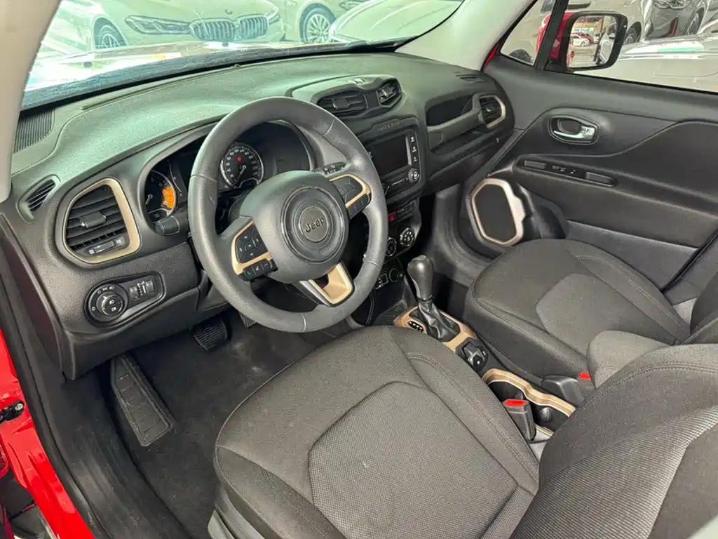 Jeep Renegade — миниатюра 10