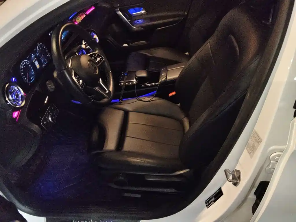 Mercedes-Benz A-Class — миниатюра 8