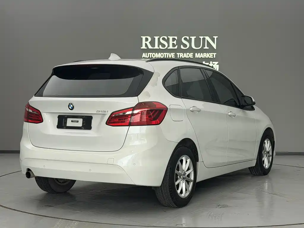 BMW 2 Series Active Tourer — миниатюра 9