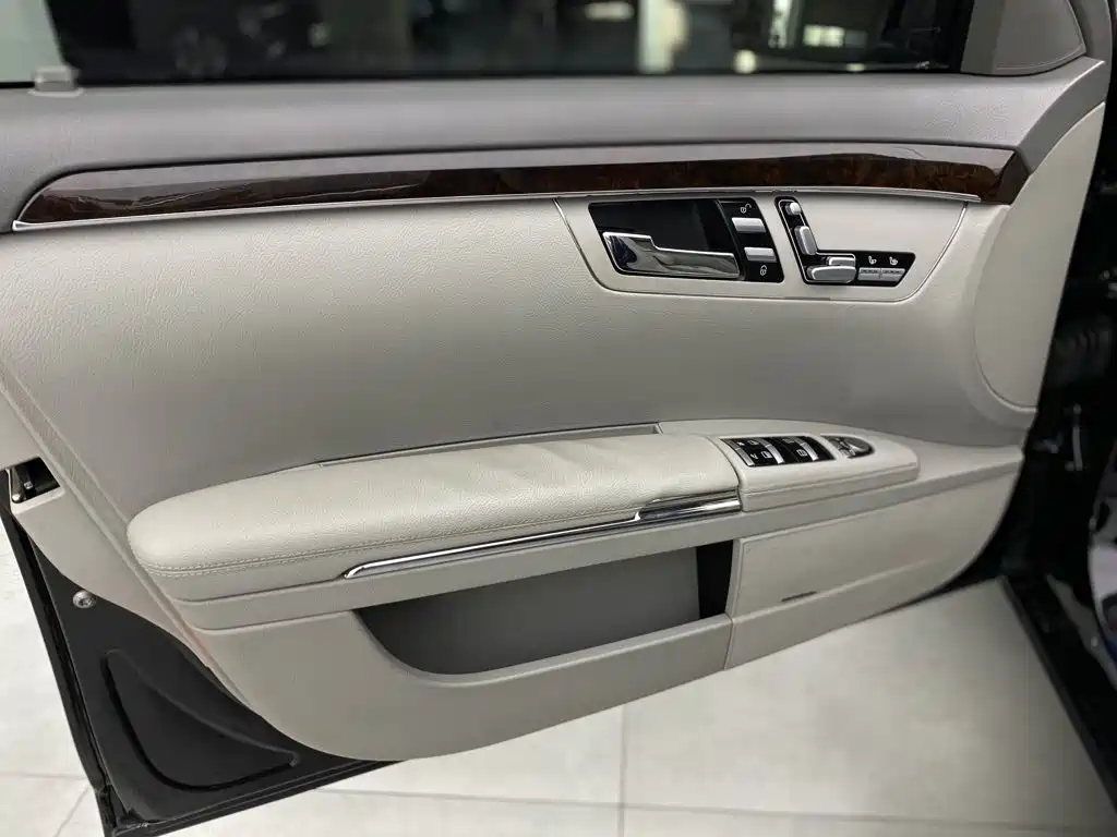 Mercedes-Benz S-Class — миниатюра 19
