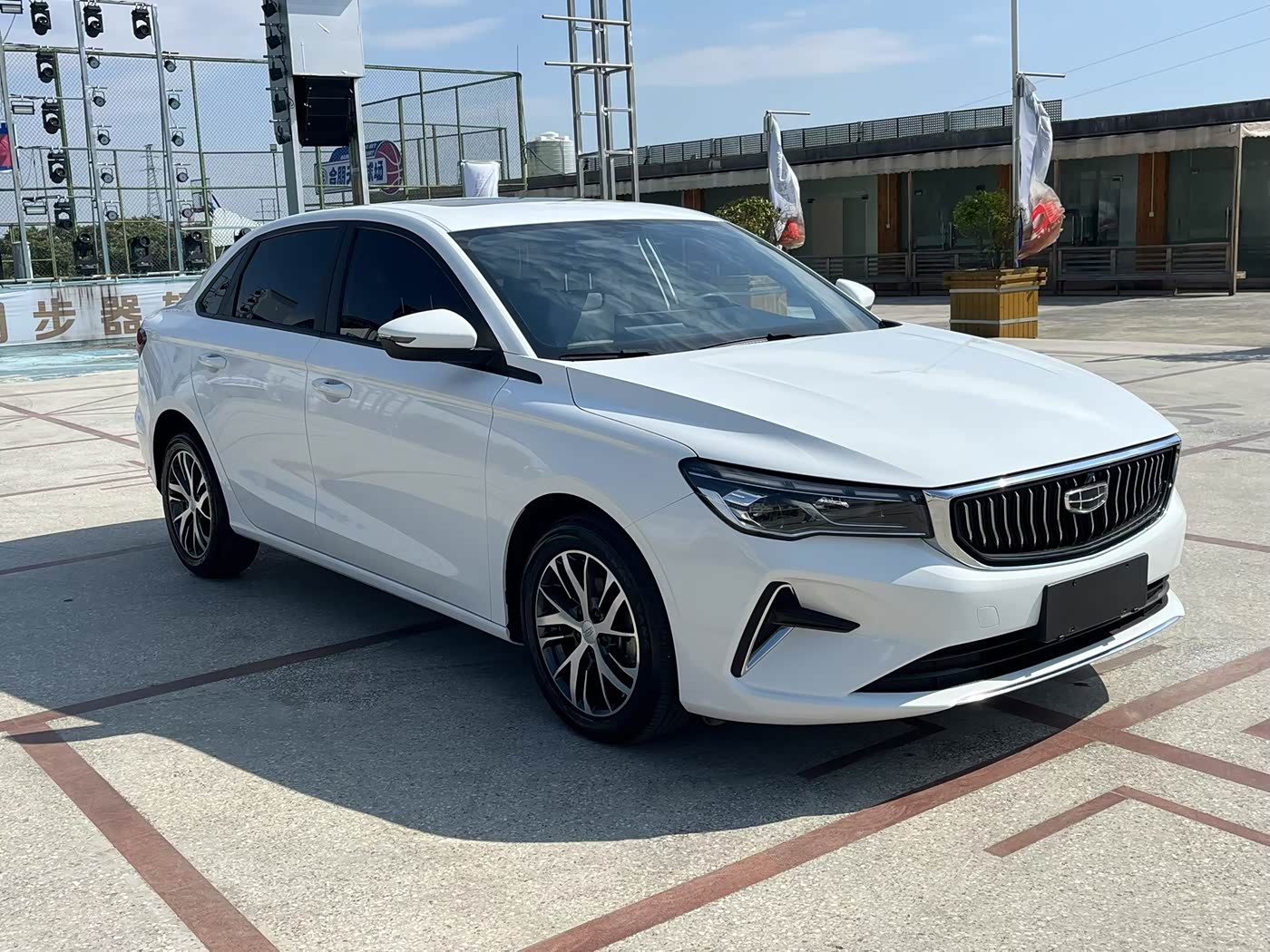 Geely Emgrand 1.5 л 2024 г. Белый, пробег 31000 км