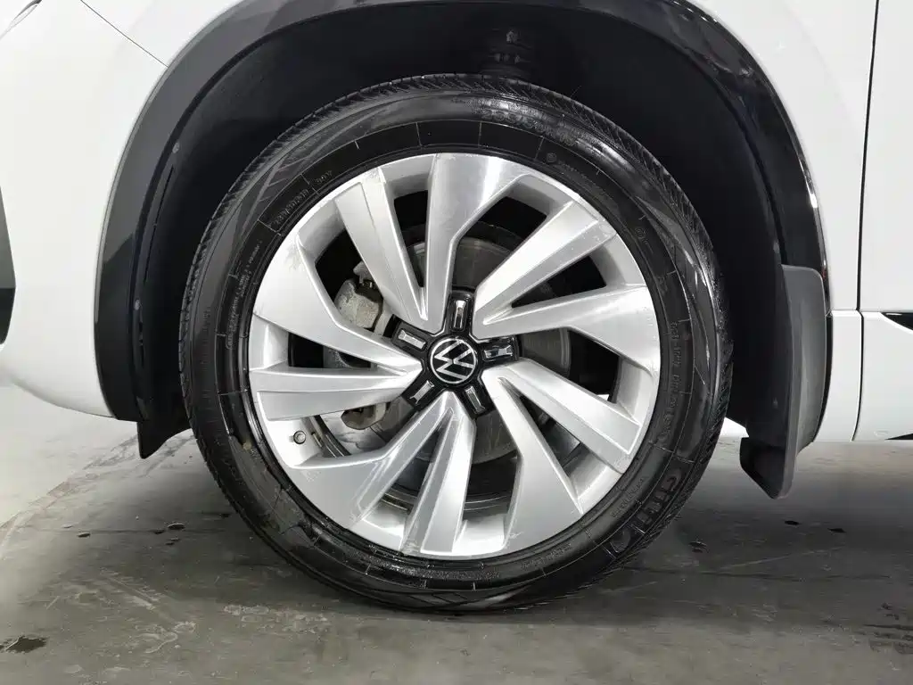 Volkswagen X — миниатюра 17