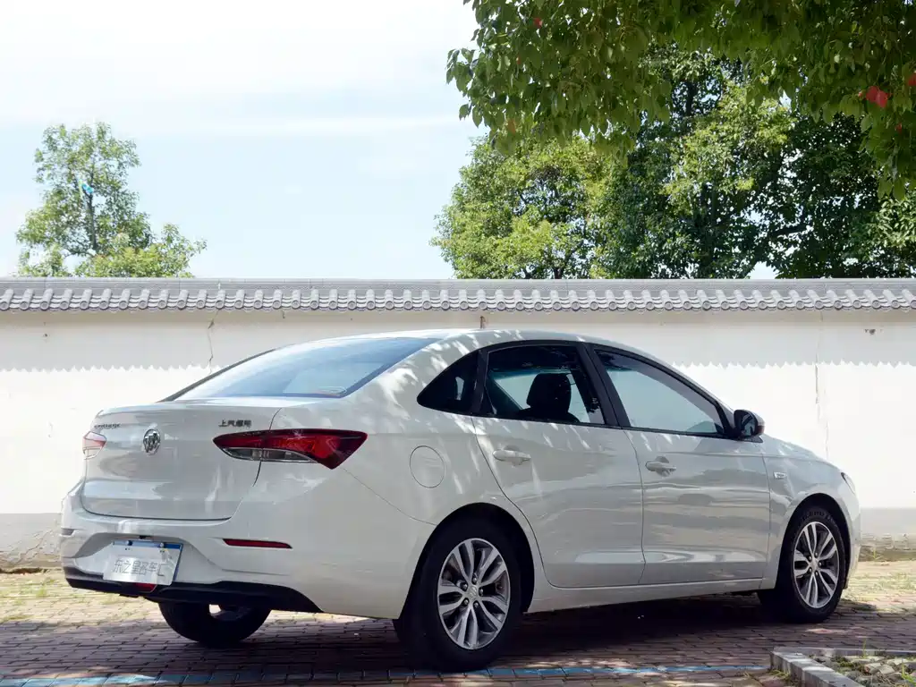 Buick Excelle — миниатюра 10