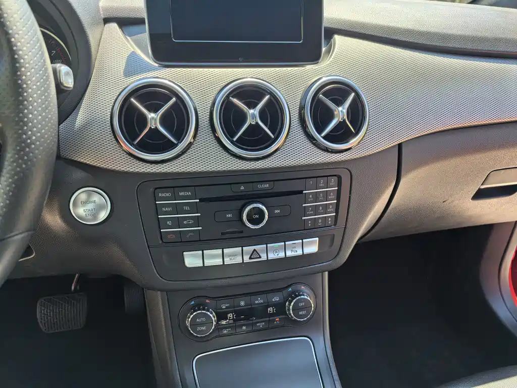 Mercedes-Benz B-Class — миниатюра 13