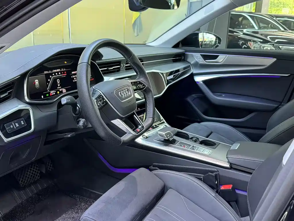 Audi A6 2024 Avant 45 TFSI