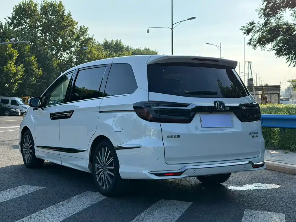 Honda Elysion — миниатюра 4