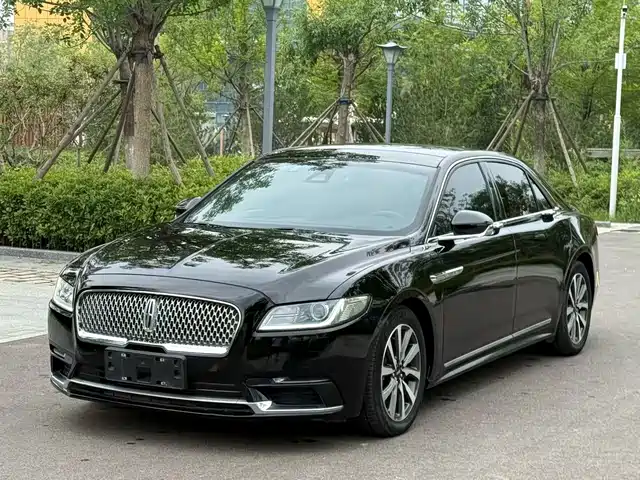 LINCOLN  CONTINENTAL 2018