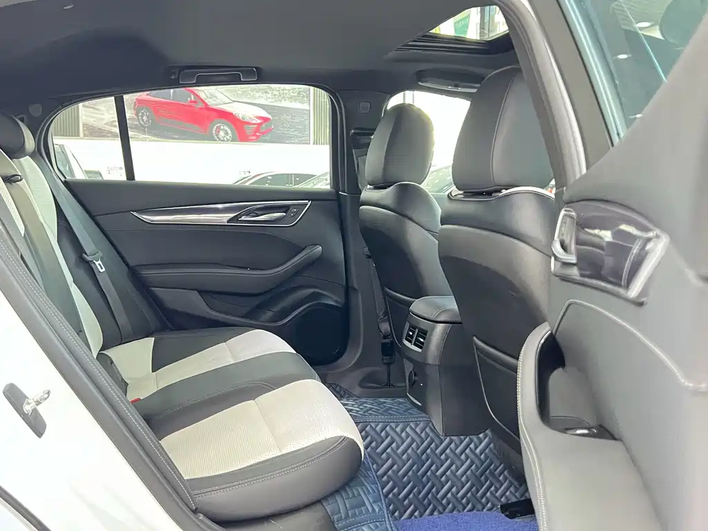 Cadillac CT5 — миниатюра 11