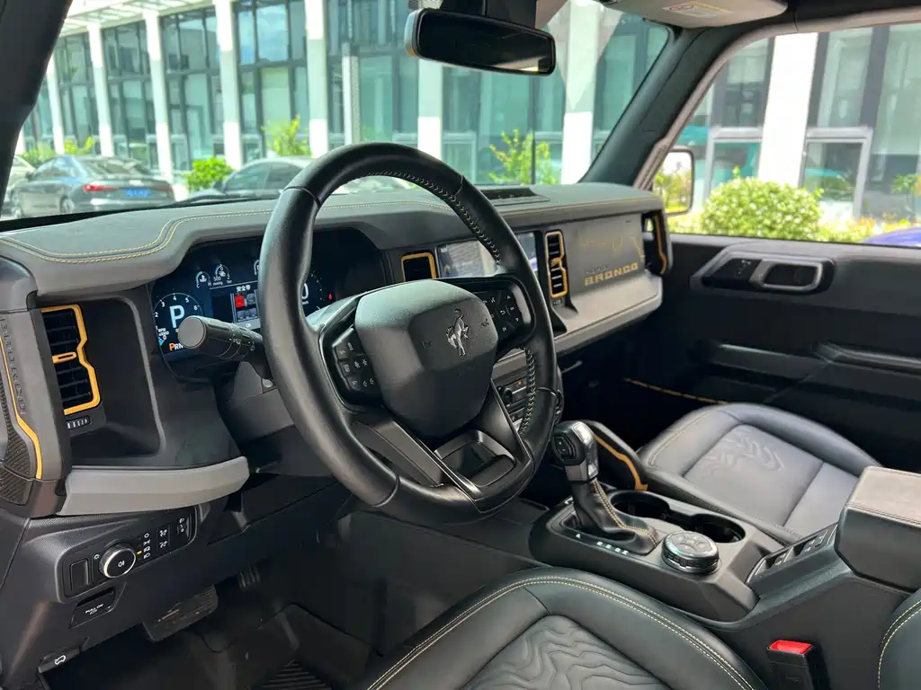 Ford Bronco — миниатюра 9