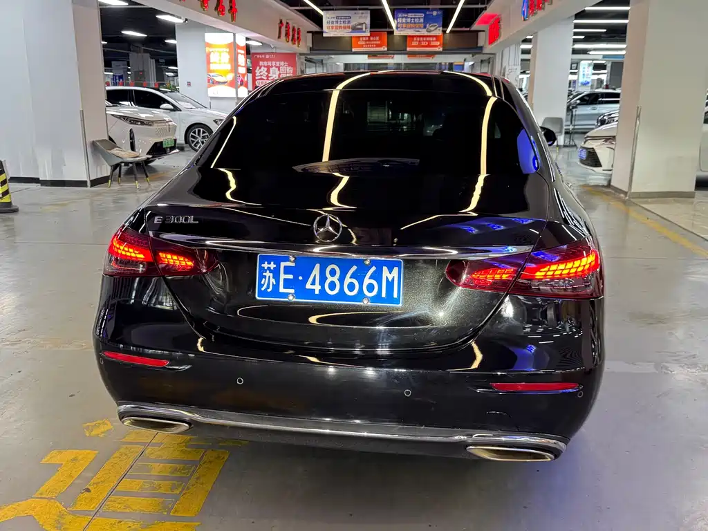 Mercedes-Benz E-Class — миниатюра 7