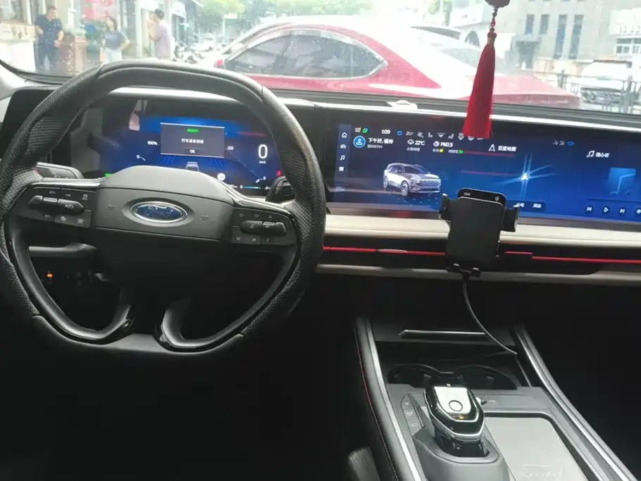 Ford Edge — миниатюра 12
