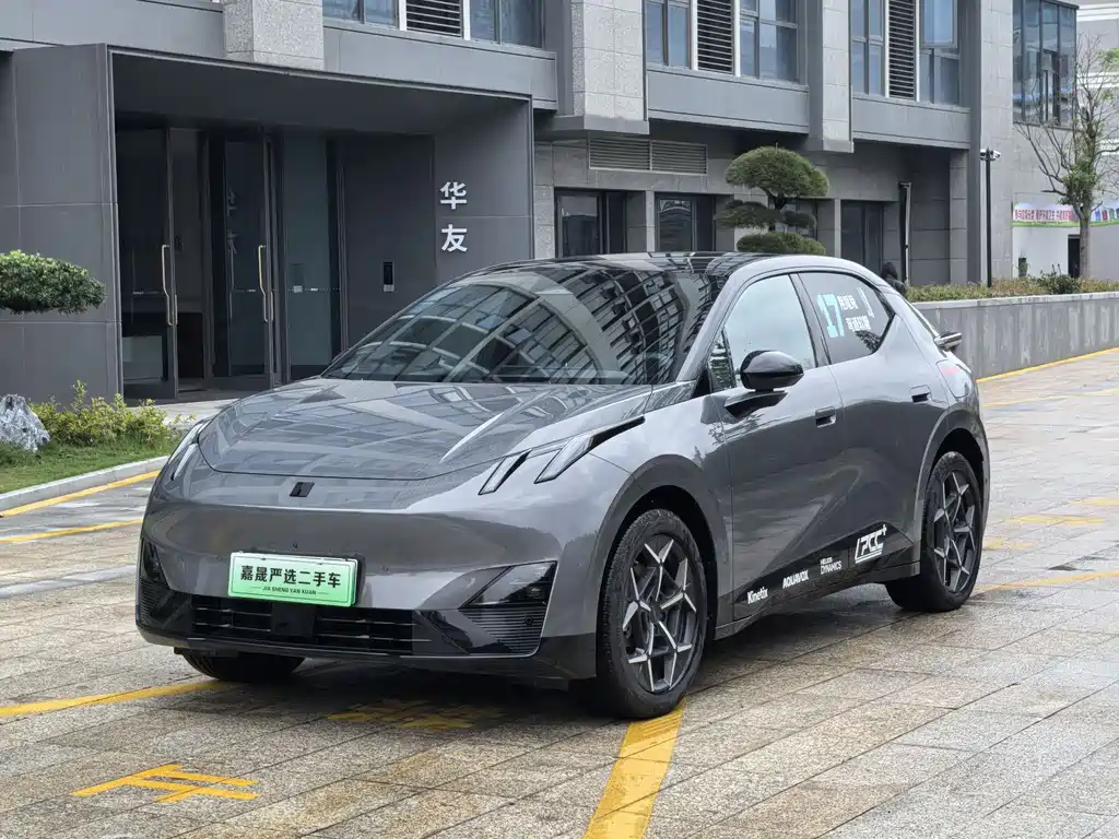 Lynk & Co Z20 2024