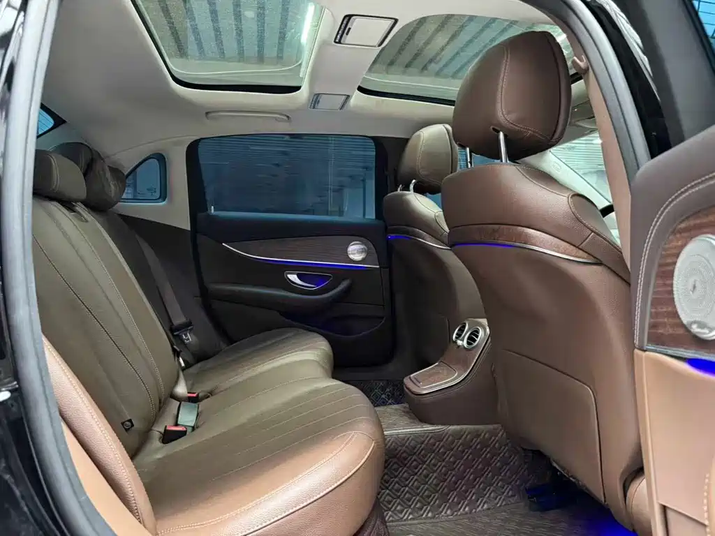 Mercedes-Benz E-Class — миниатюра 18