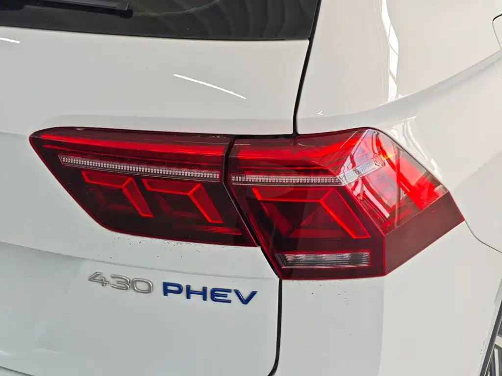Volkswagen Tiguan L PHEV — миниатюра 18