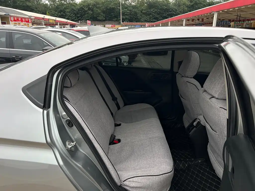 Honda City — миниатюра 16