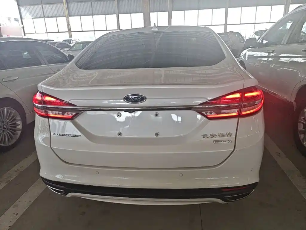 Ford Mondeo — миниатюра 6
