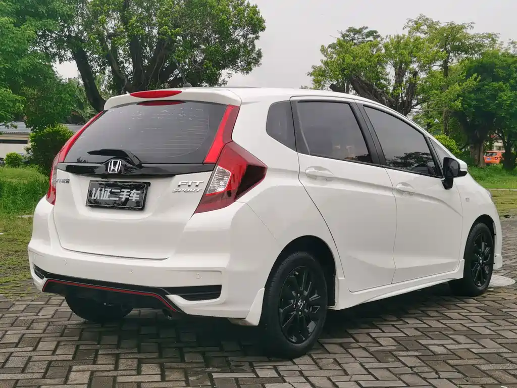 Honda Fit — миниатюра 5