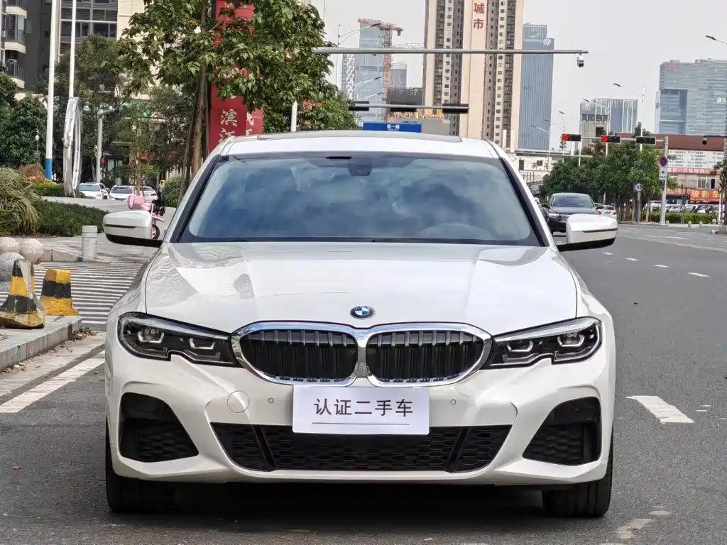 BMW 3 SERIES