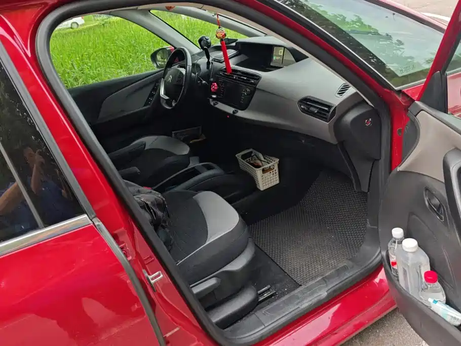 Citroen C4 Picasso — миниатюра 8