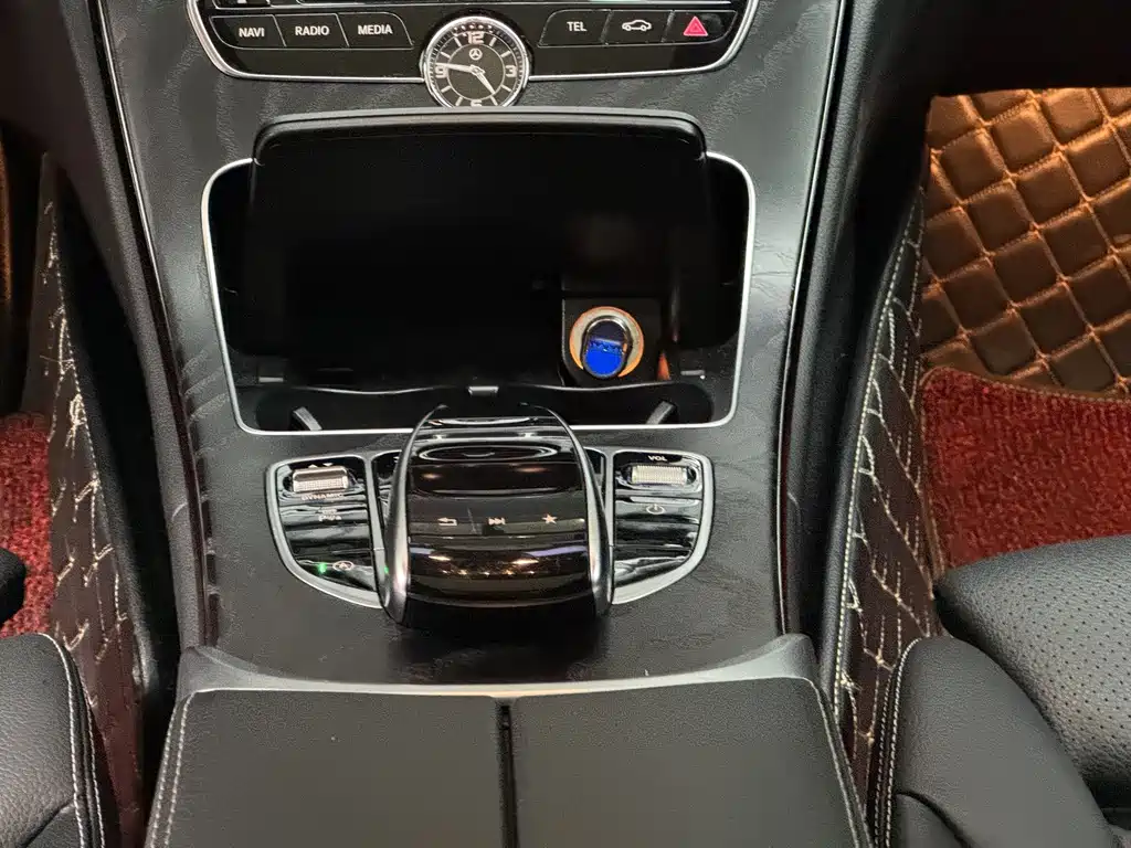 Mercedes-Benz C-Class — миниатюра 13