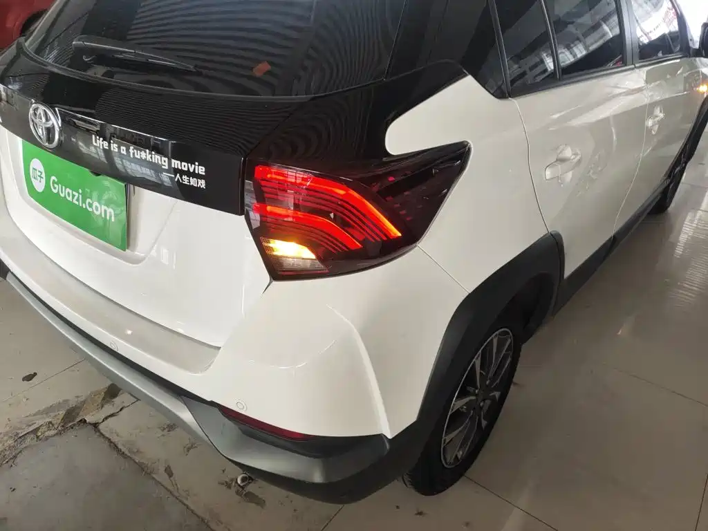 Toyota Yaris L — миниатюра 8