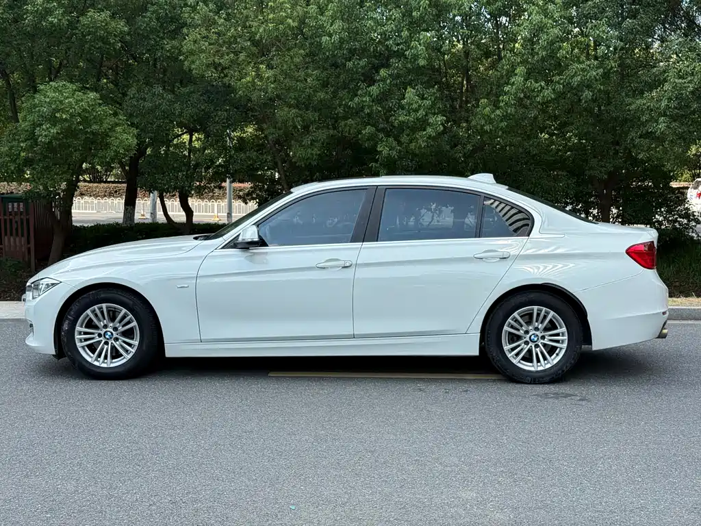 BMW 3 Series — миниатюра 6
